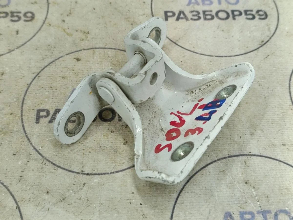 Петля двери Kia Soul I (2008—2011)