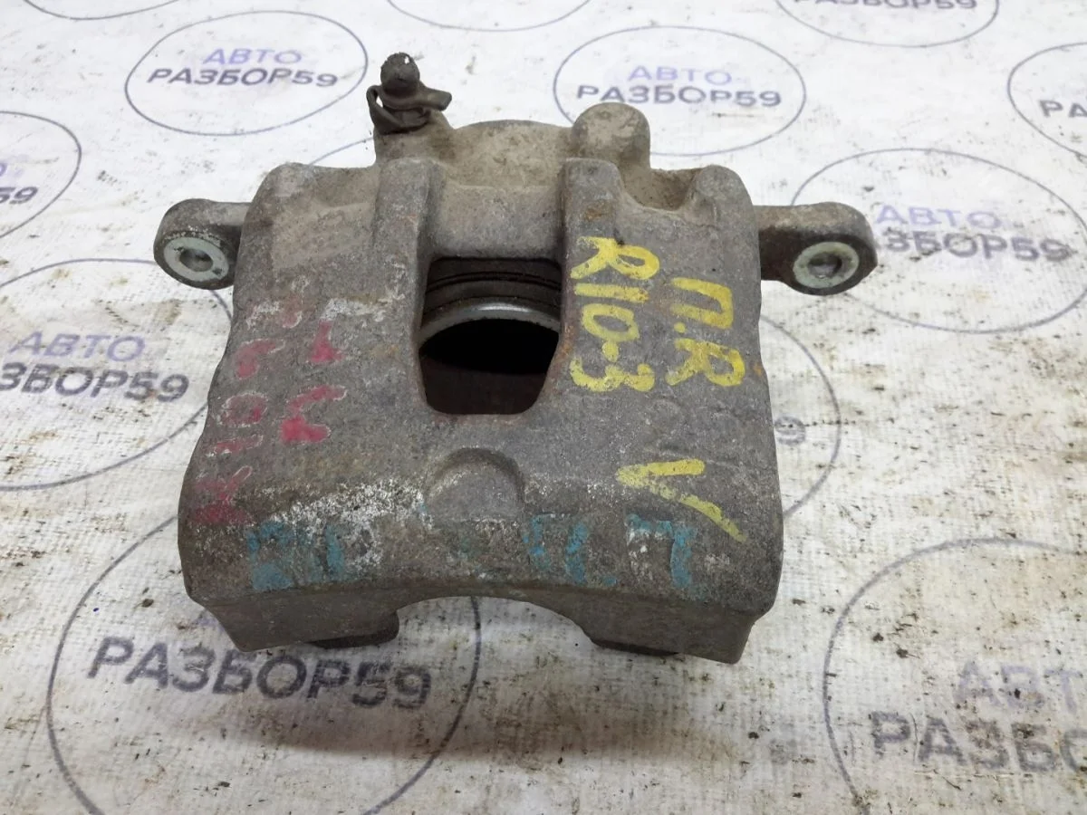 Суппорт передний правый Kia Rio III рестайлинг (2015—2017)