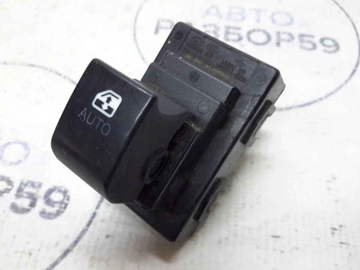 Кнопка стеклоподъемника Kia Ceed ED рестайлинг (2010—2012)