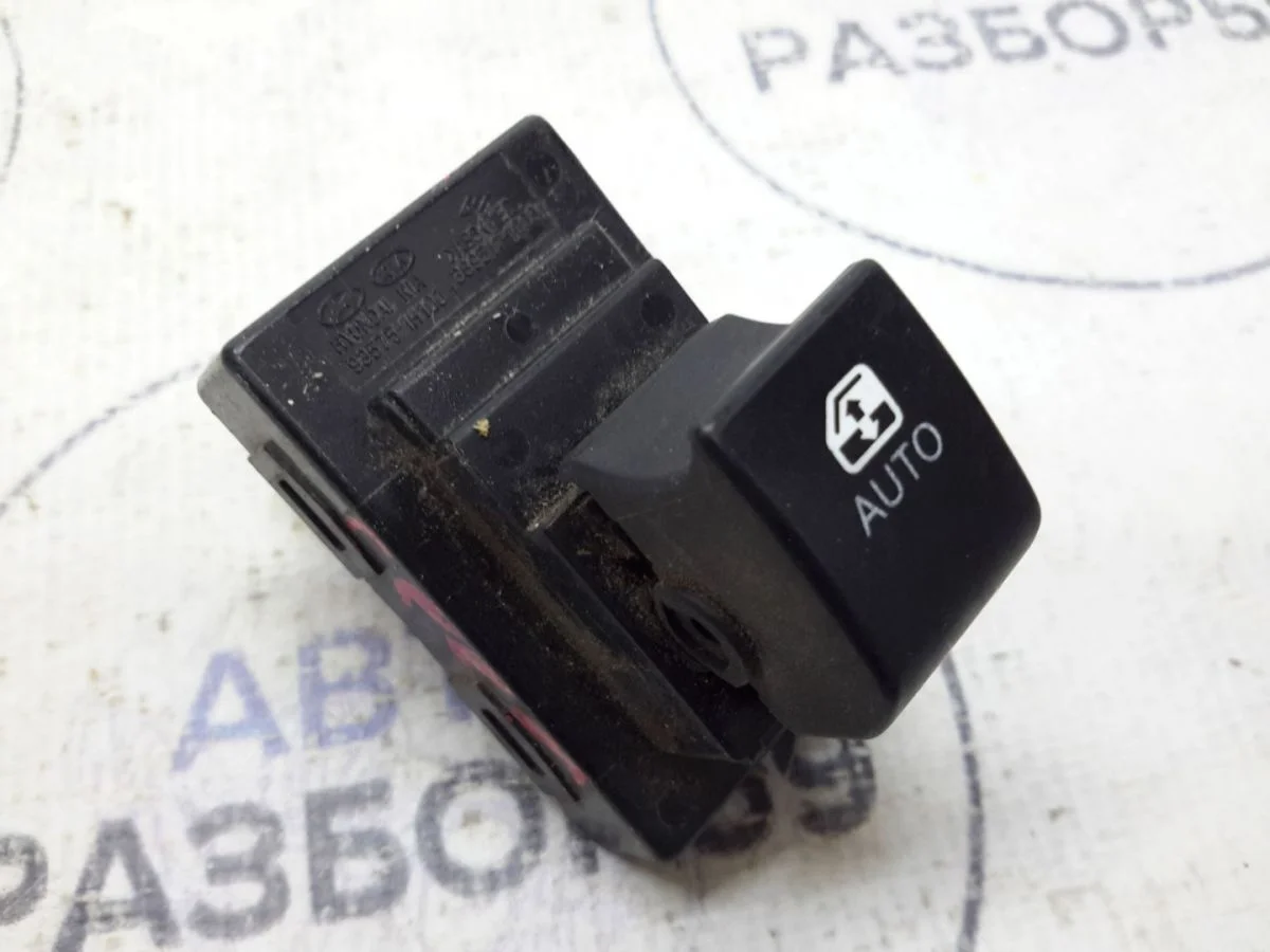 Кнопка стеклоподъемника Kia Ceed ED рестайлинг (2010—2012)