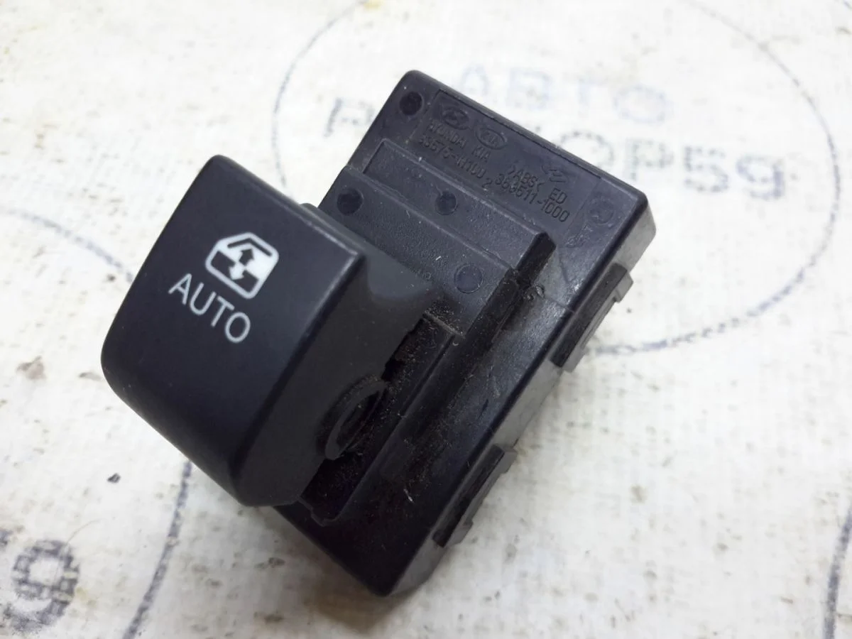 Кнопка стеклоподъемника Kia Ceed ED рестайлинг (2010—2012)