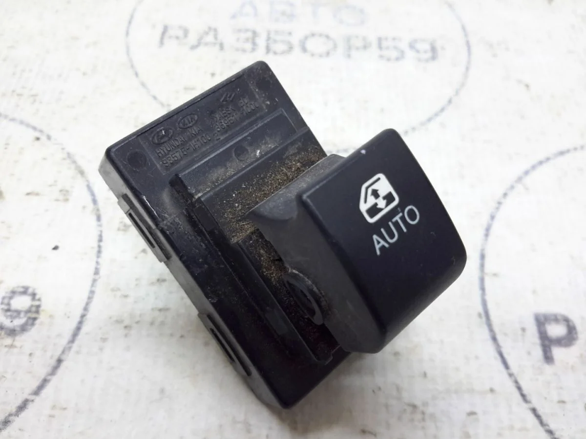 Кнопка стеклоподъемника Kia Ceed ED рестайлинг (2010—2012)