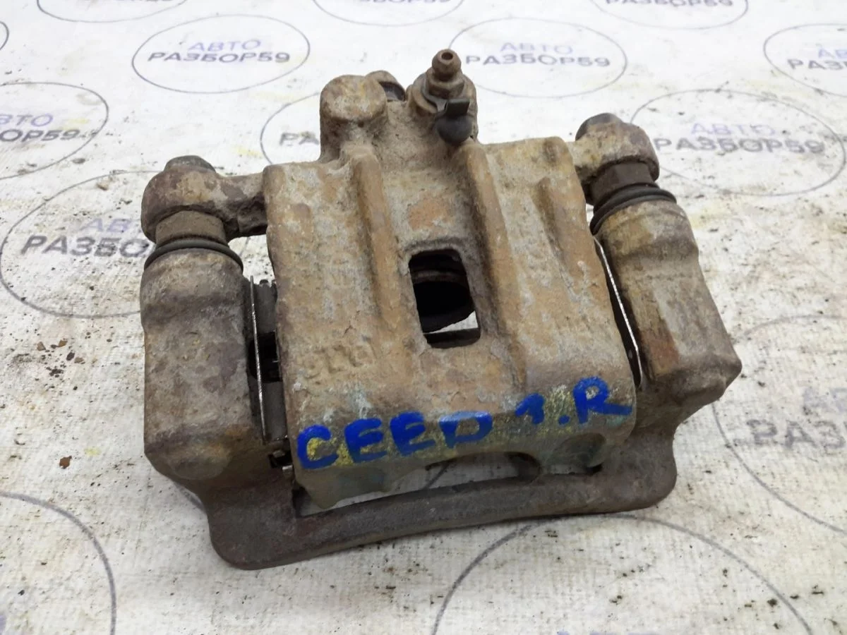 Суппорт задний правый Kia Ceed ED рестайлинг (2010—2012)