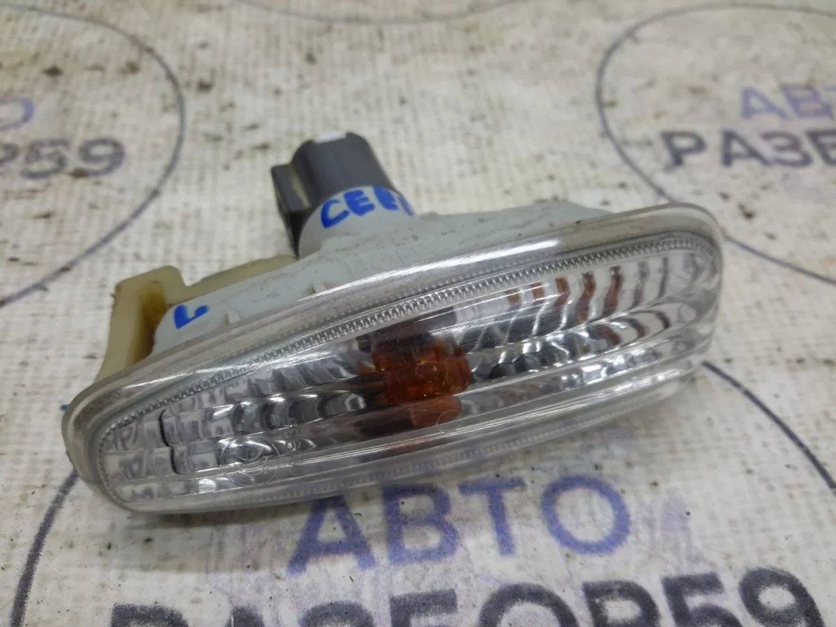 Повторитель в крыло Kia Ceed ED рестайлинг (2010—2012)