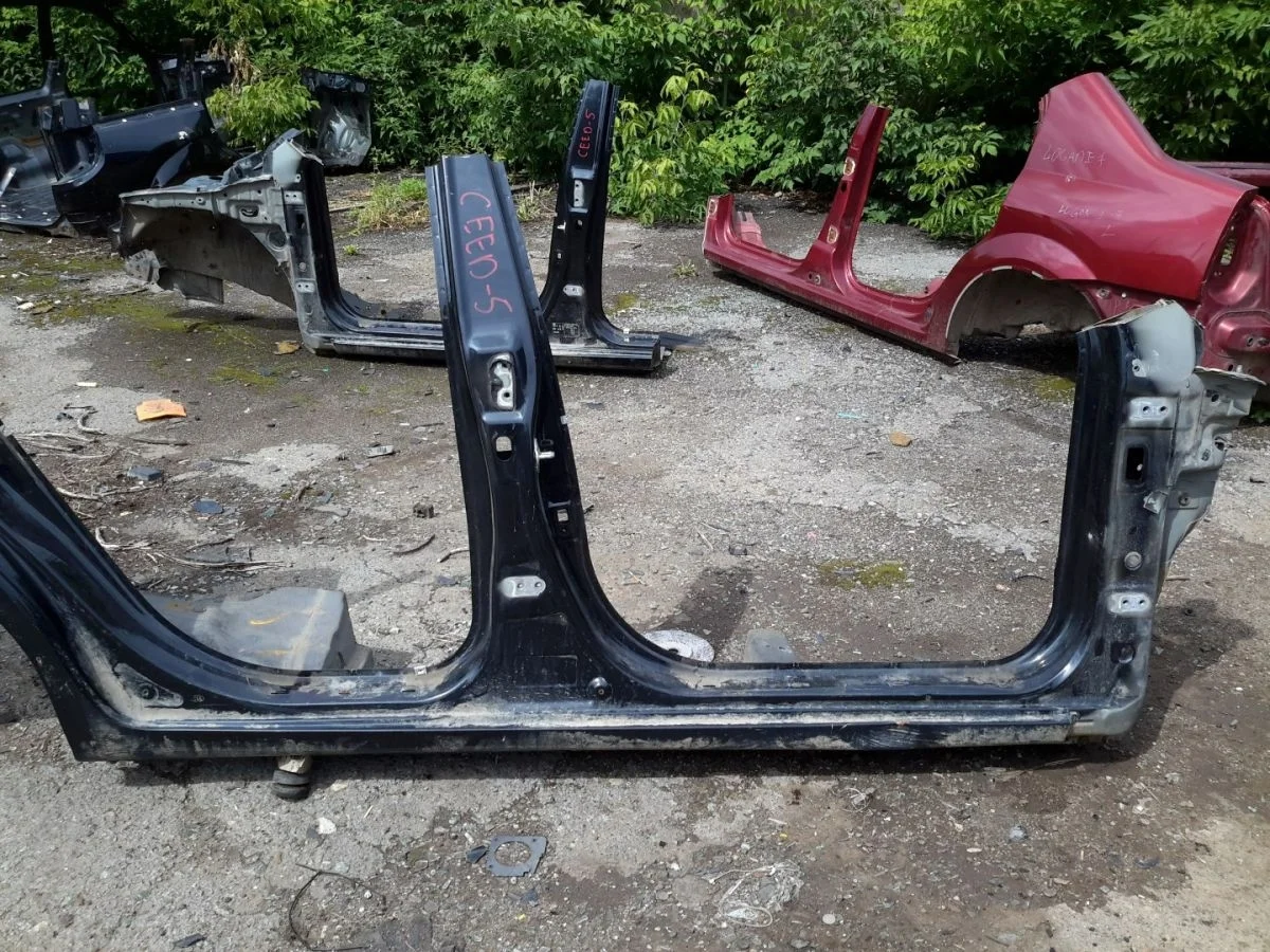 Порог правый Kia Ceed ED рестайлинг (2010—2012)