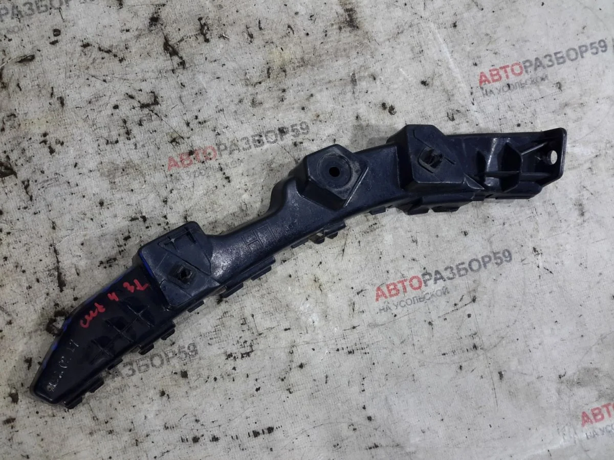 Кронштейн заднего бампера Kia Ceed ED рестайлинг (2010—2012)