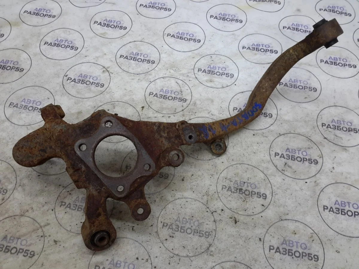 Кулак задний правый Hyundai Sonata IV рестайлинг (2001—2012)