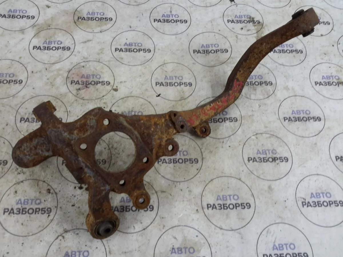 Кулак задний правый Hyundai Sonata IV рестайлинг (2001—2012)