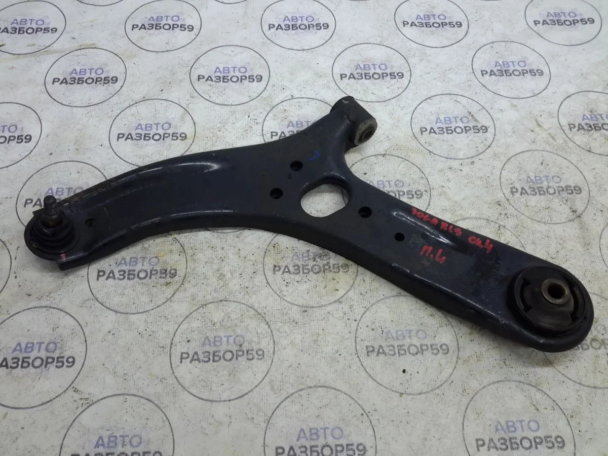 Рычаг передний левый Hyundai Solaris I (2010—2014)