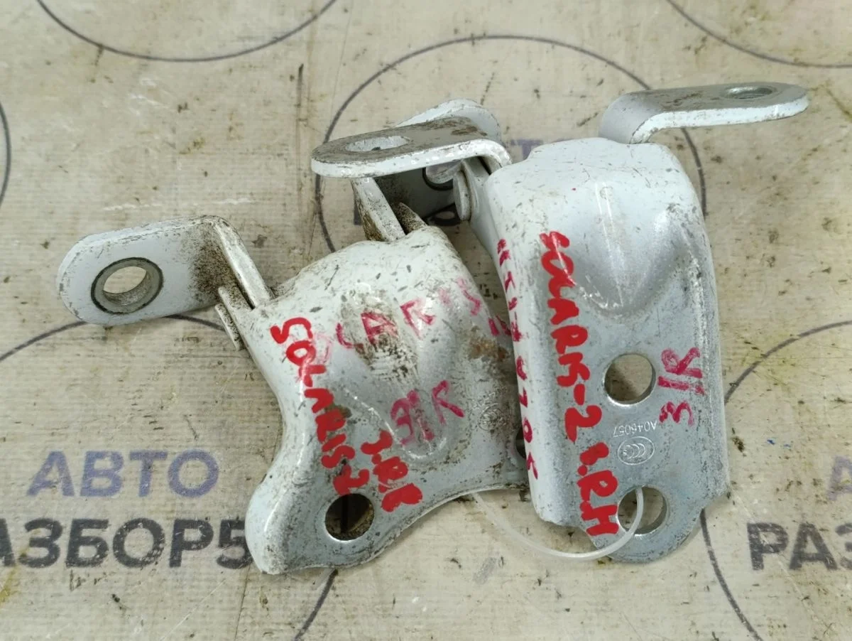 Петля двери Hyundai Solaris I (2010—2014)