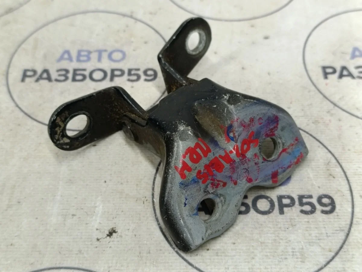 Петля двери Hyundai Solaris I (2010—2014)