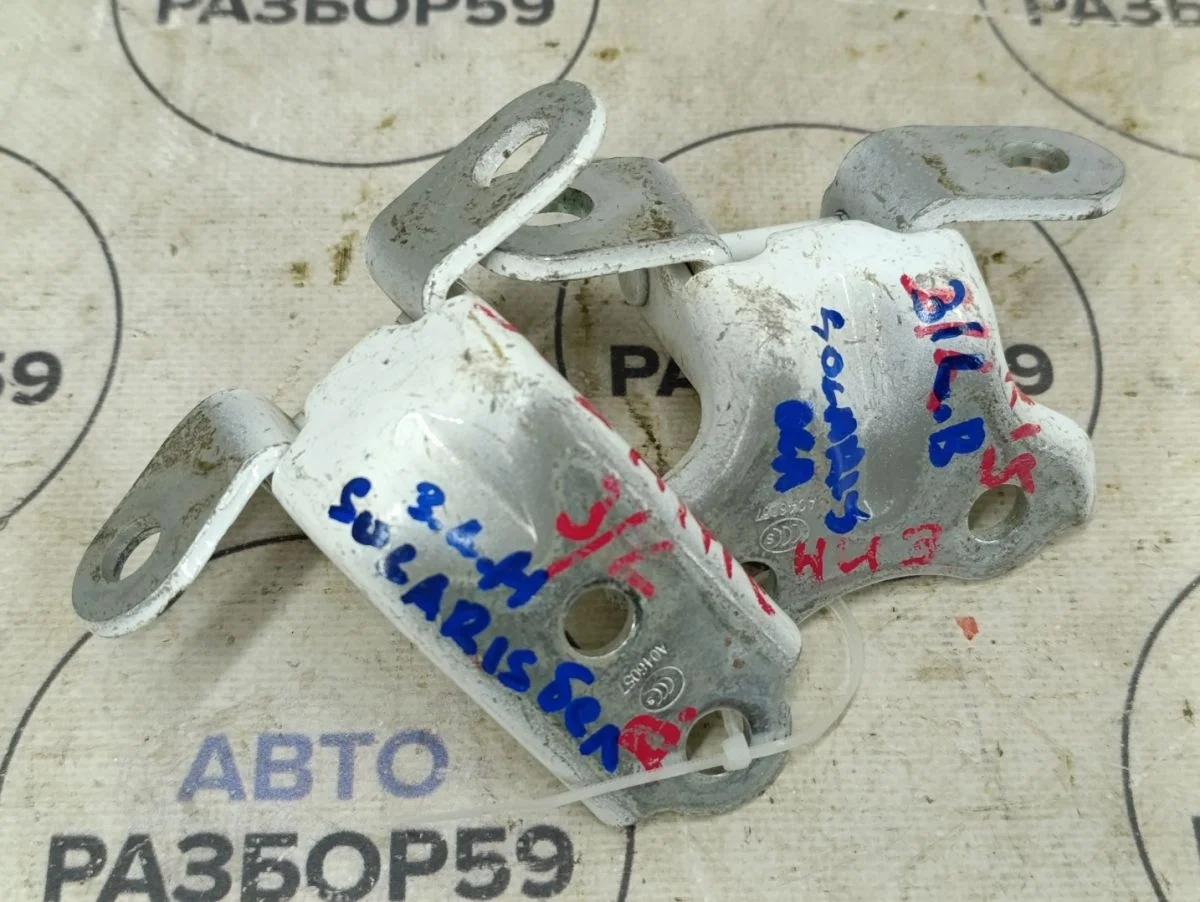 Петля двери Hyundai Solaris I (2010—2014)