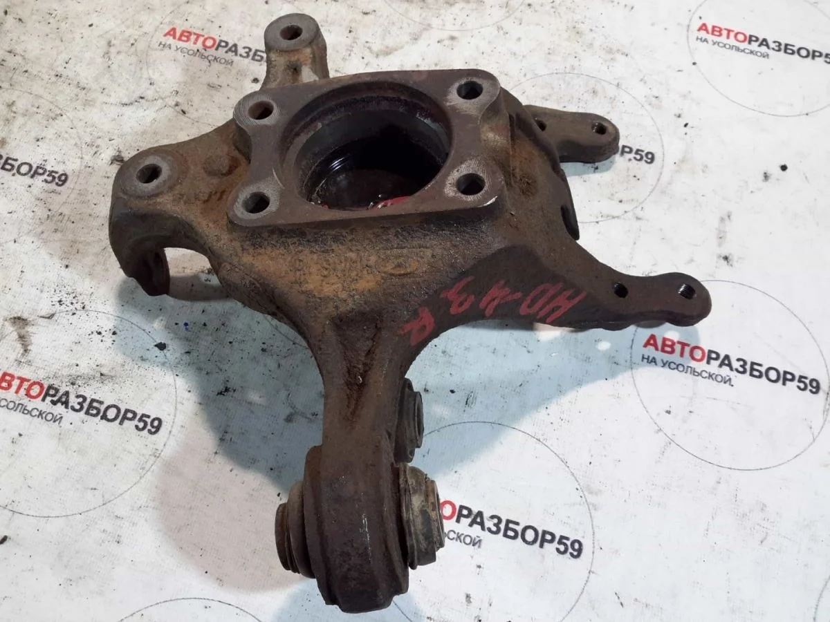 Кулак задний правый Hyundai Elantra V (2010—2014)