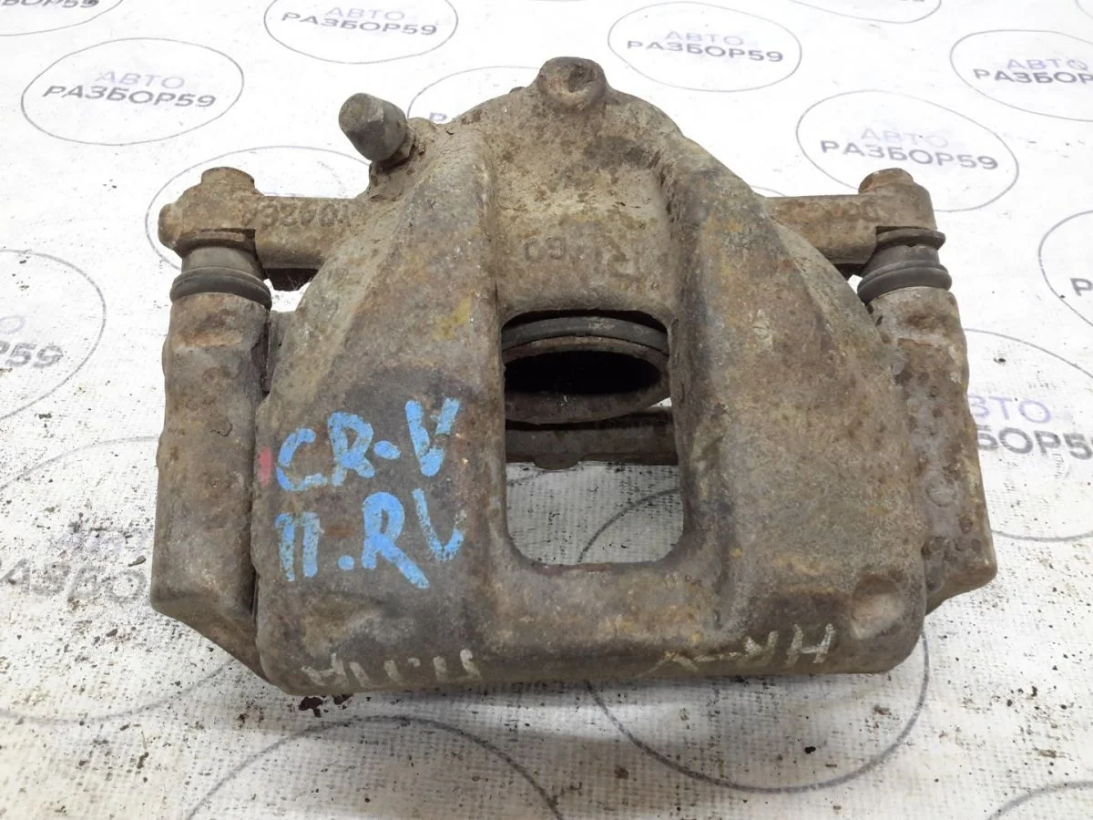 Суппорт передний правый Honda CR-V III (2006—2009)