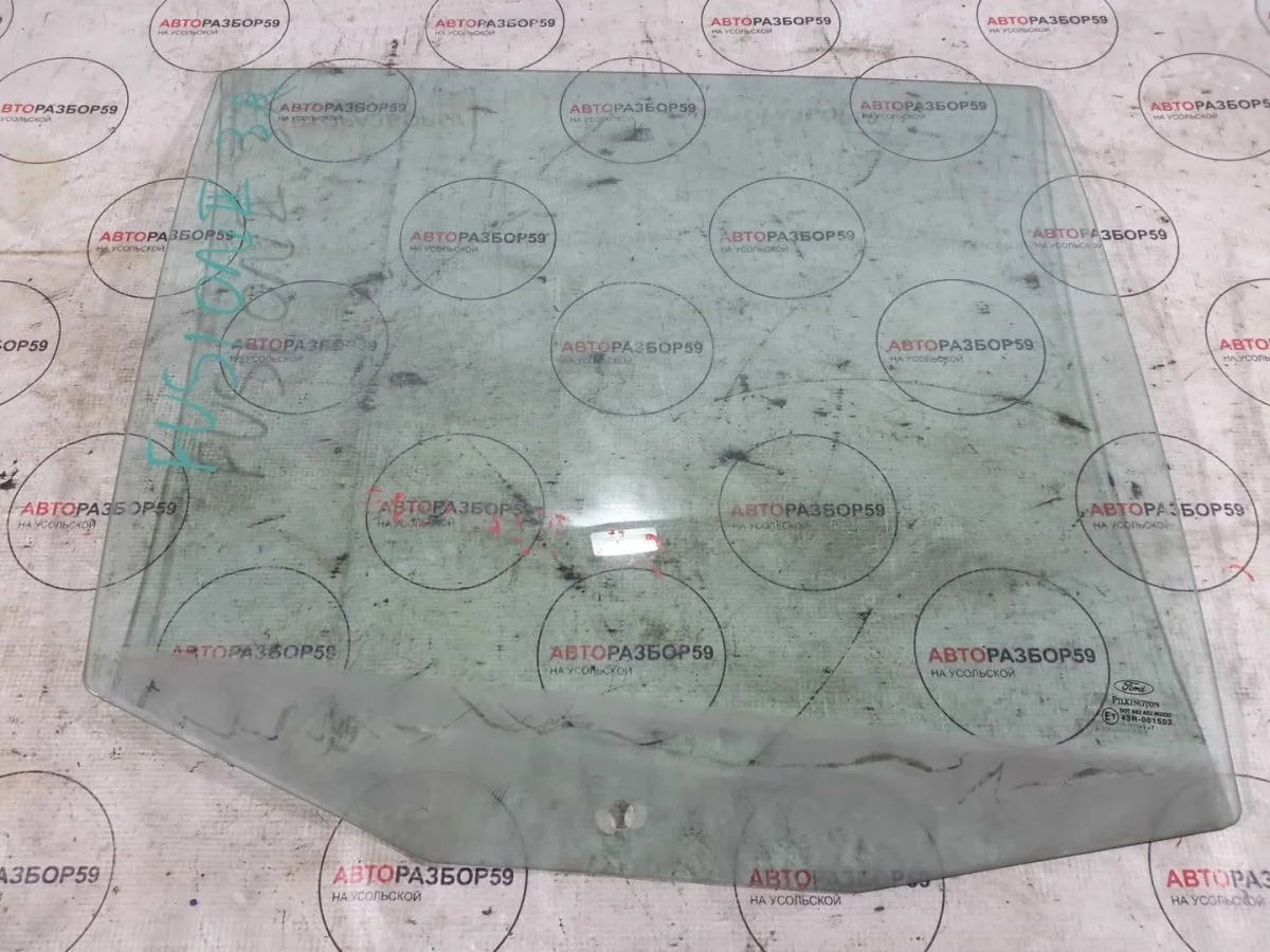 Стекло заднее правое Ford Fusion I (2002—2005)