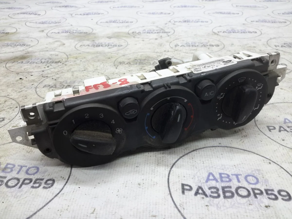 Блок управления отопителем Ford Focus II (2005—2008)