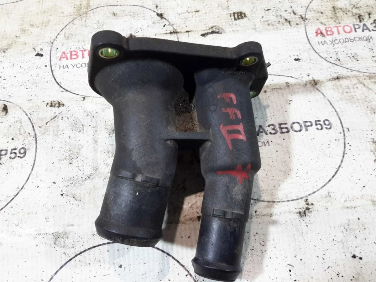 Фланец термостата Ford Focus II (2005—2008)