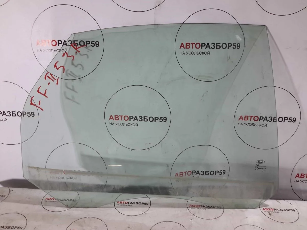 Стекло заднее правое Ford Focus II (2005—2008)