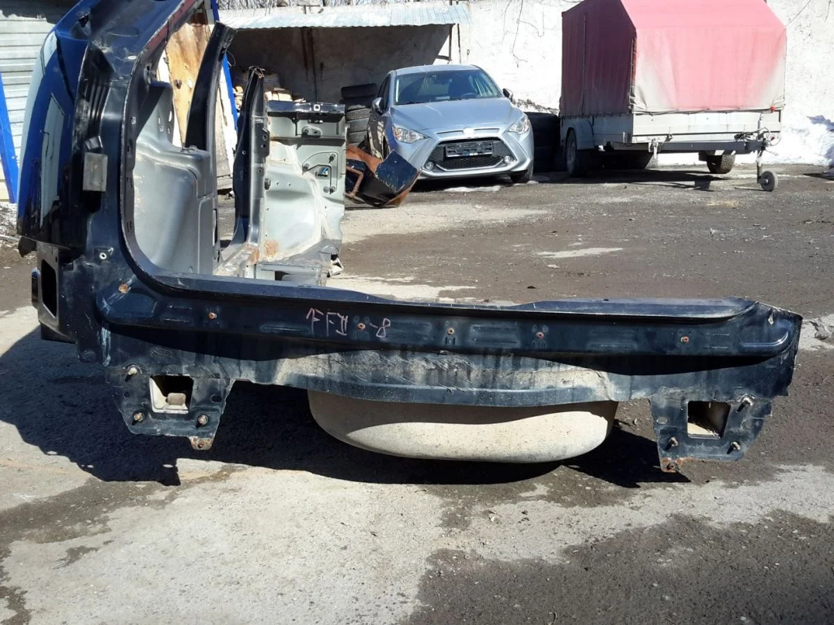 Панель задняя Ford Focus II (2005—2008)