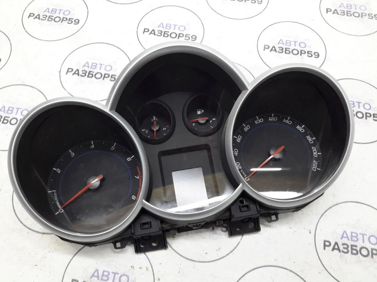 Панель приборов Chevrolet Cruze I (2009—2012)