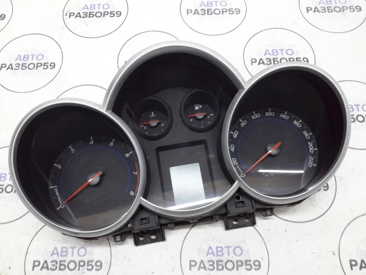 Панель приборов Chevrolet Cruze I (2009—2012)