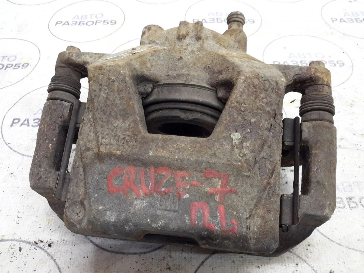 Суппорт передний левый Chevrolet Cruze I (2009—2012)