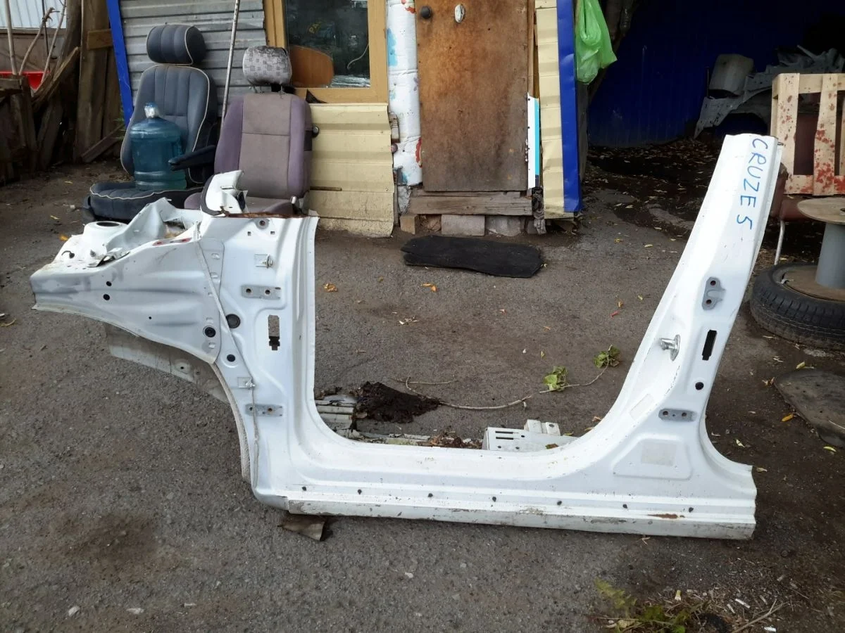 Порог левый Chevrolet Cruze I (2009—2012)