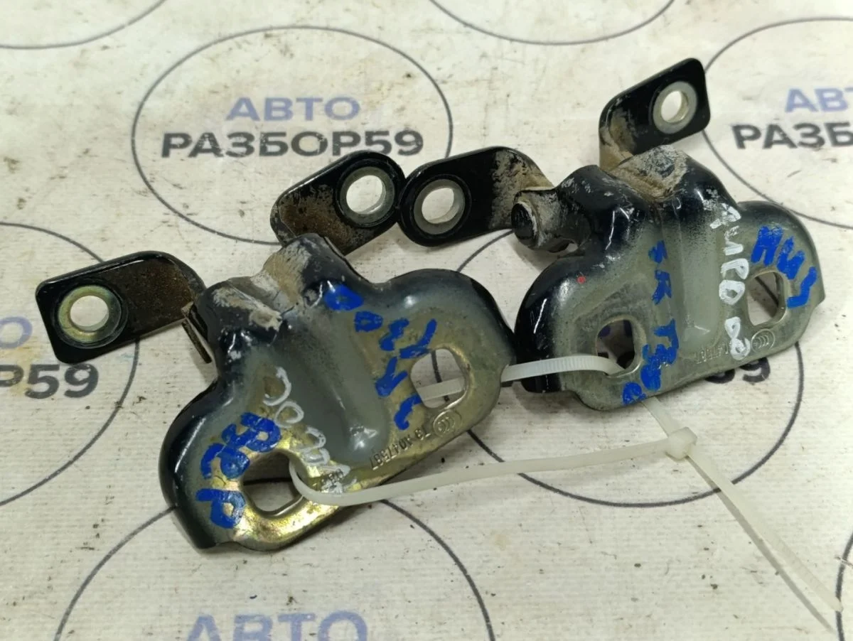 Петля двери задней правой Chevrolet Aveo II (2011—2020)