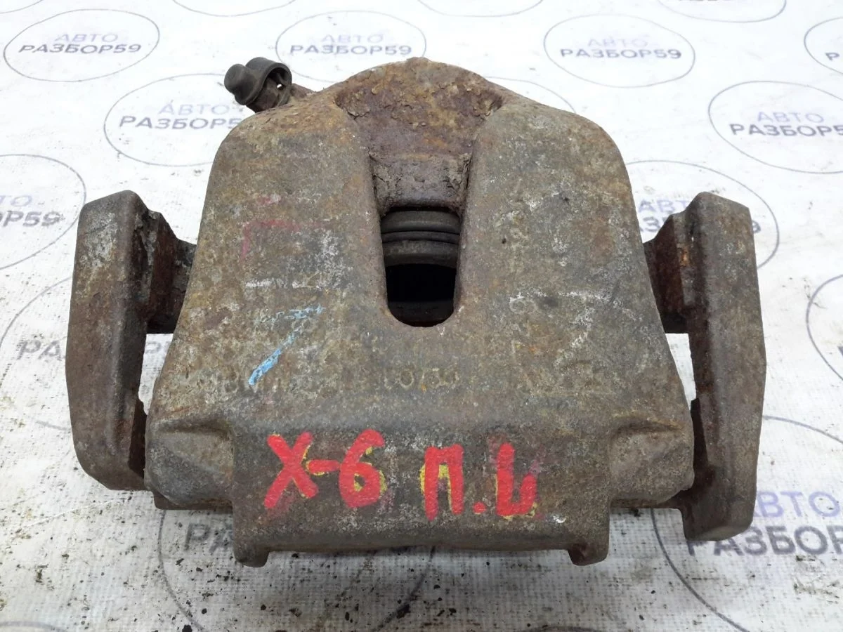 Суппорт передний левый BMW X5 E70 (2006—2010)