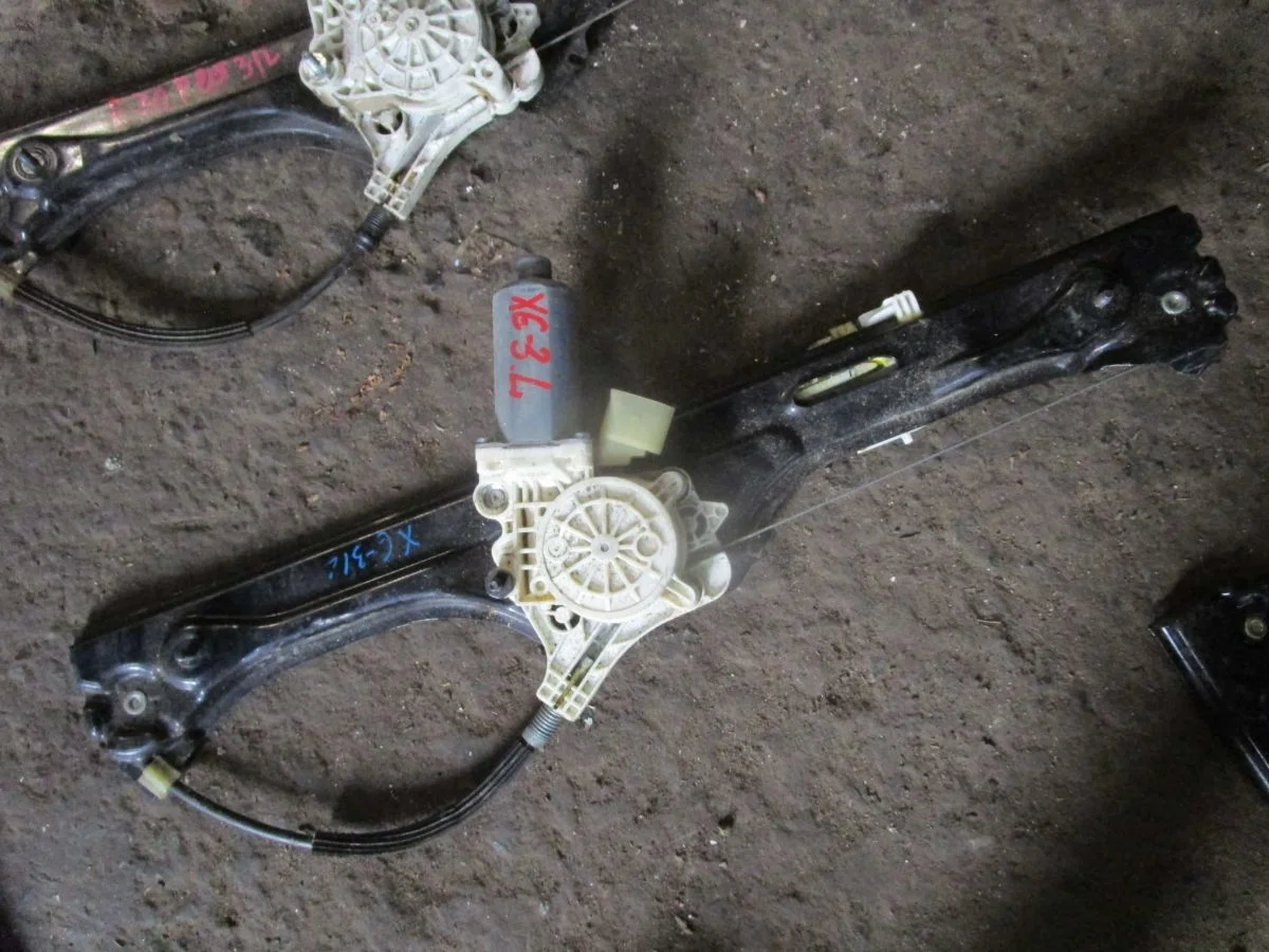 Стеклоподъемник задний левый BMW X5 E70 (2006—2010)