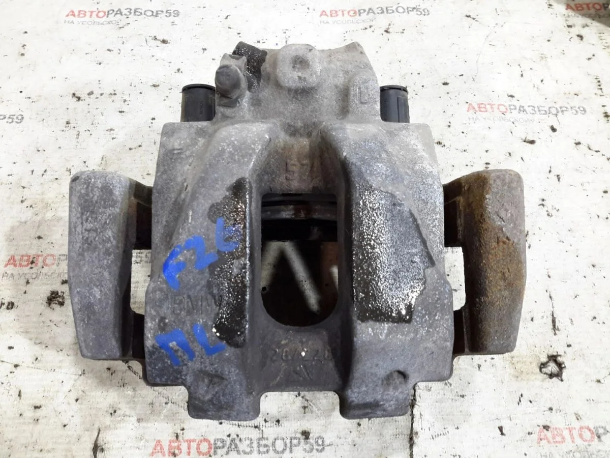 Суппорт передний левый BMW X4 F26 (2014—2018)