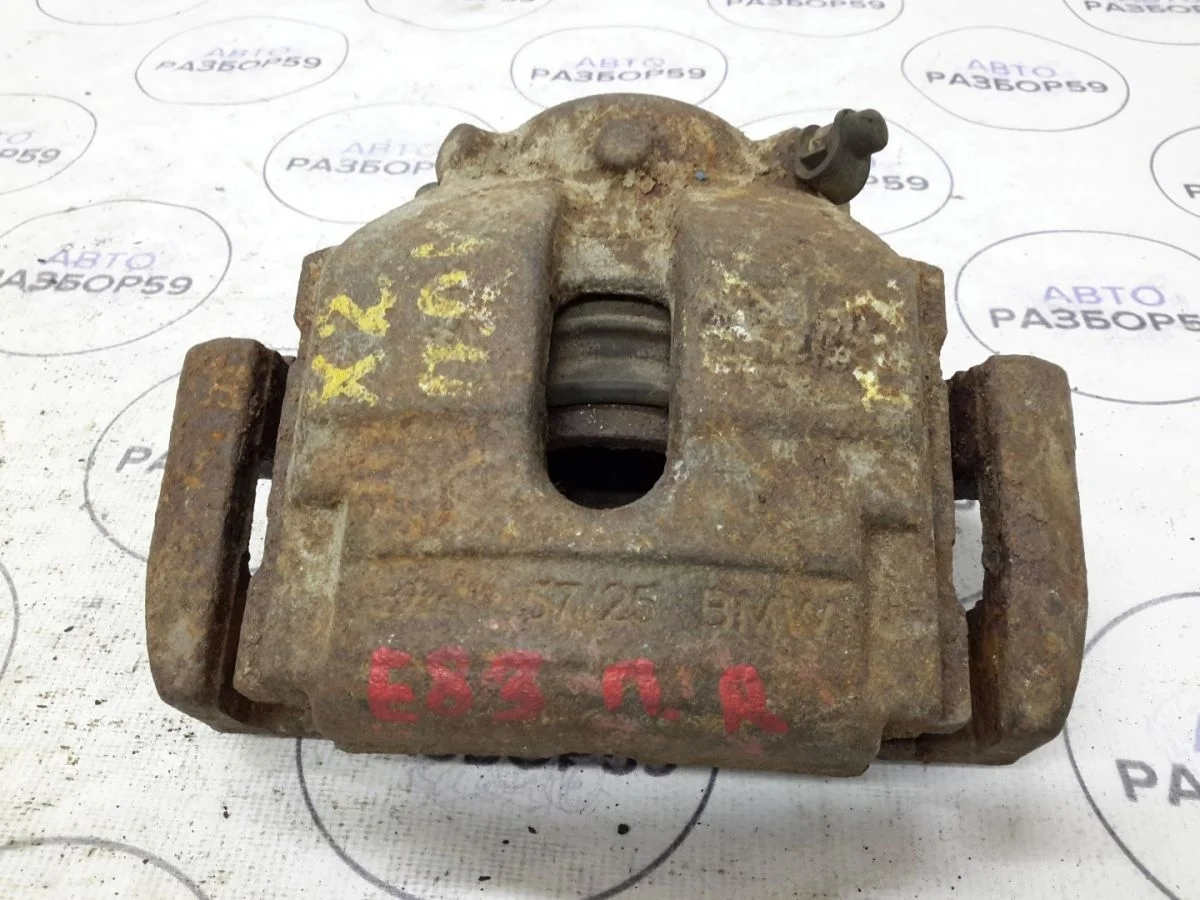 Суппорт передний правый BMW X3 E83 (2003—2006)