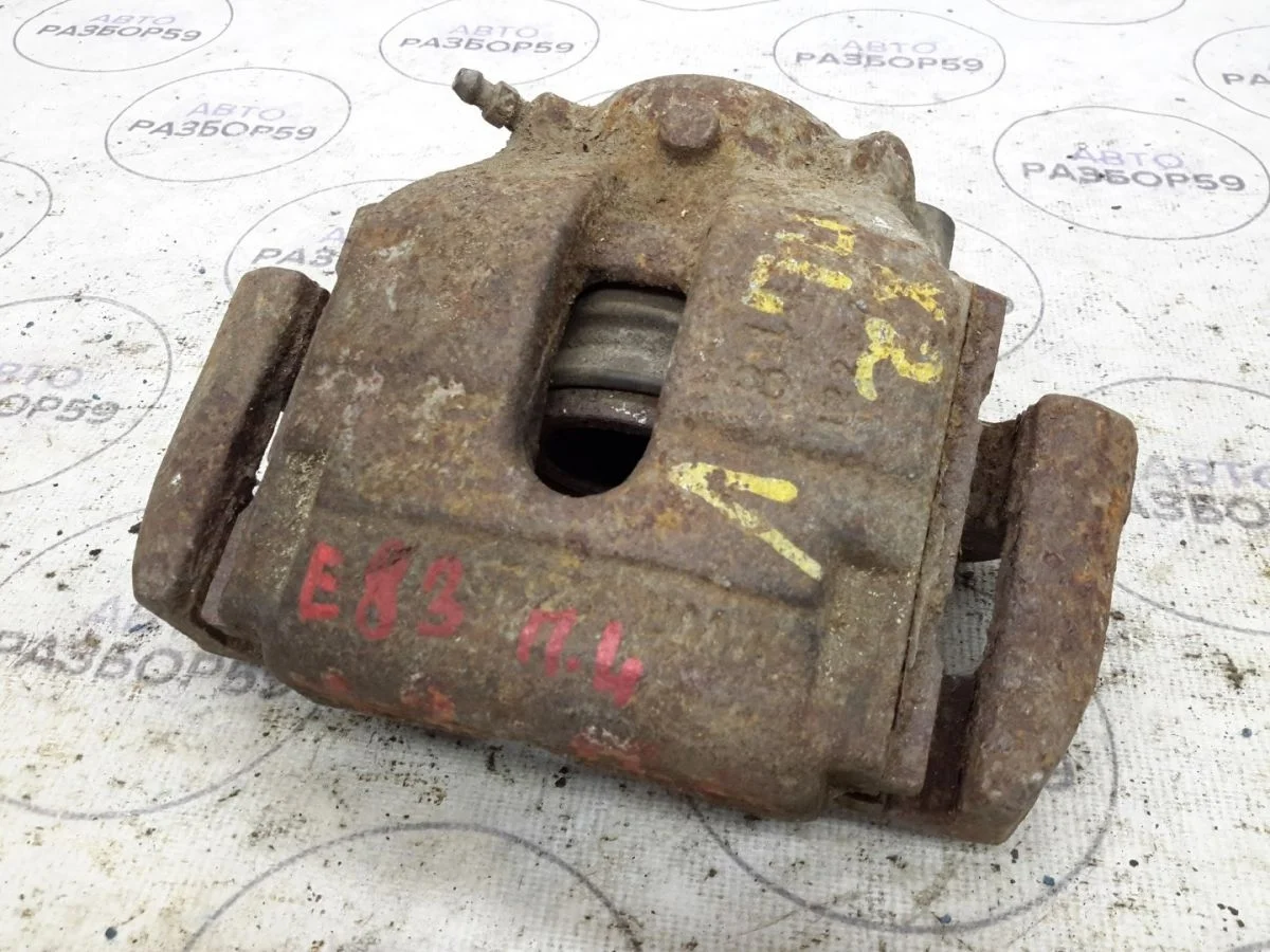 Суппорт передний левый BMW X3 E83 (2003—2006)