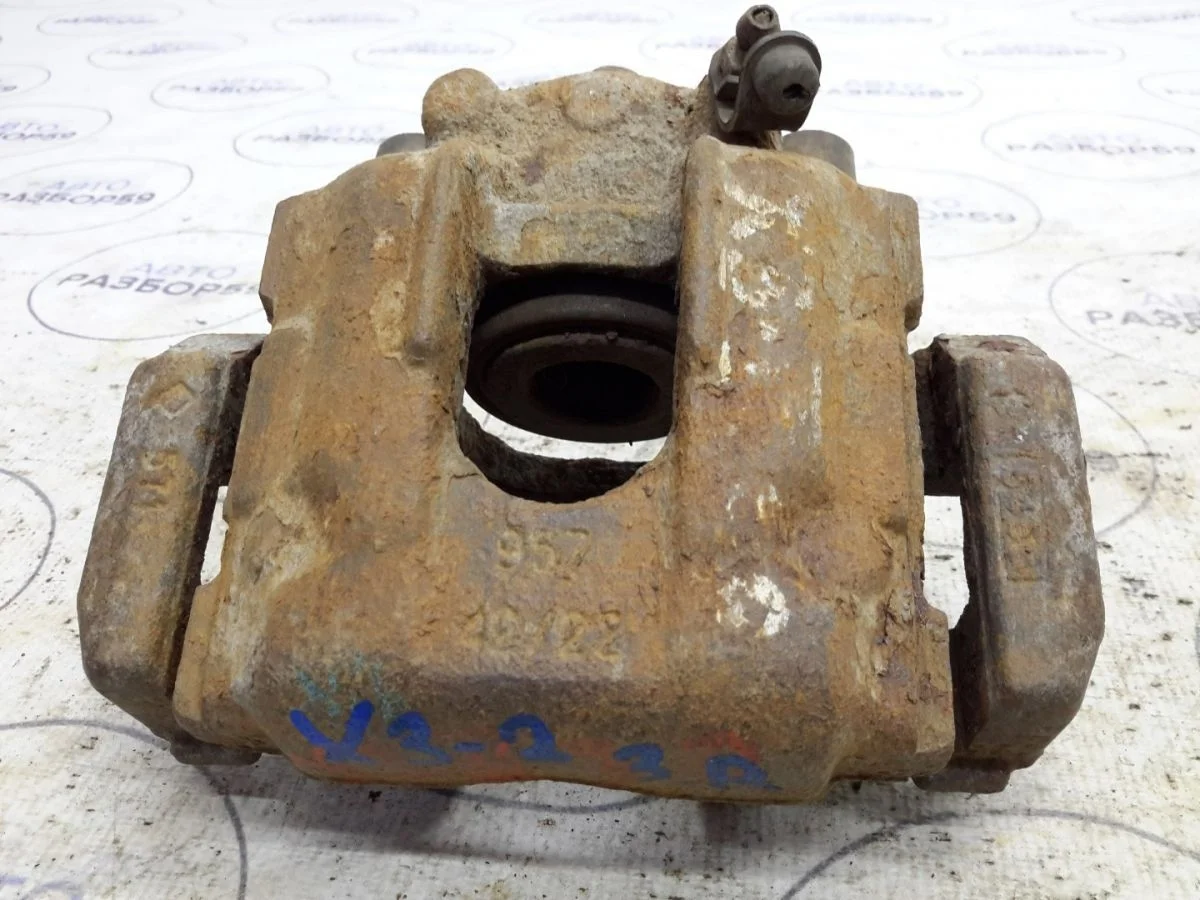 Суппорт задний правый BMW X3 E83 (2003—2006)