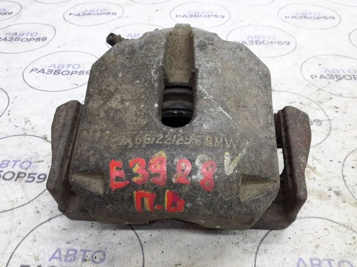 Суппорт передний левый BMW 5 серия E39 (1995—2000)