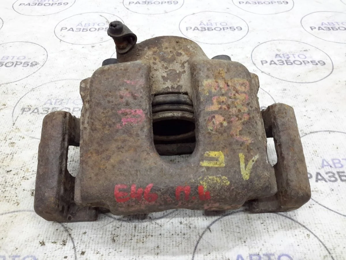 Суппорт передний левый BMW X3 E83 (2003—2006)