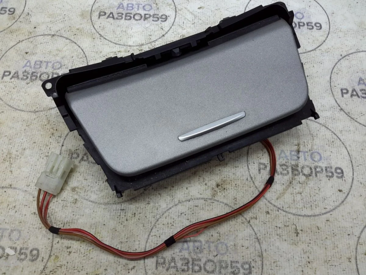 Пепельница BMW 1 серия E81/E82/E87/E88 рестайлинг (2007—2011)