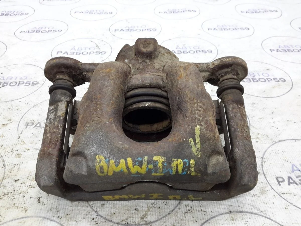 Суппорт передний левый BMW 1 серия E81/E82/E87/E88 рестайлинг (2007—2011)