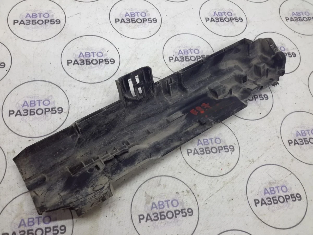 Кронштейн радиатора BMW 1 серия E81/E82/E87/E88 рестайлинг (2007—2011)