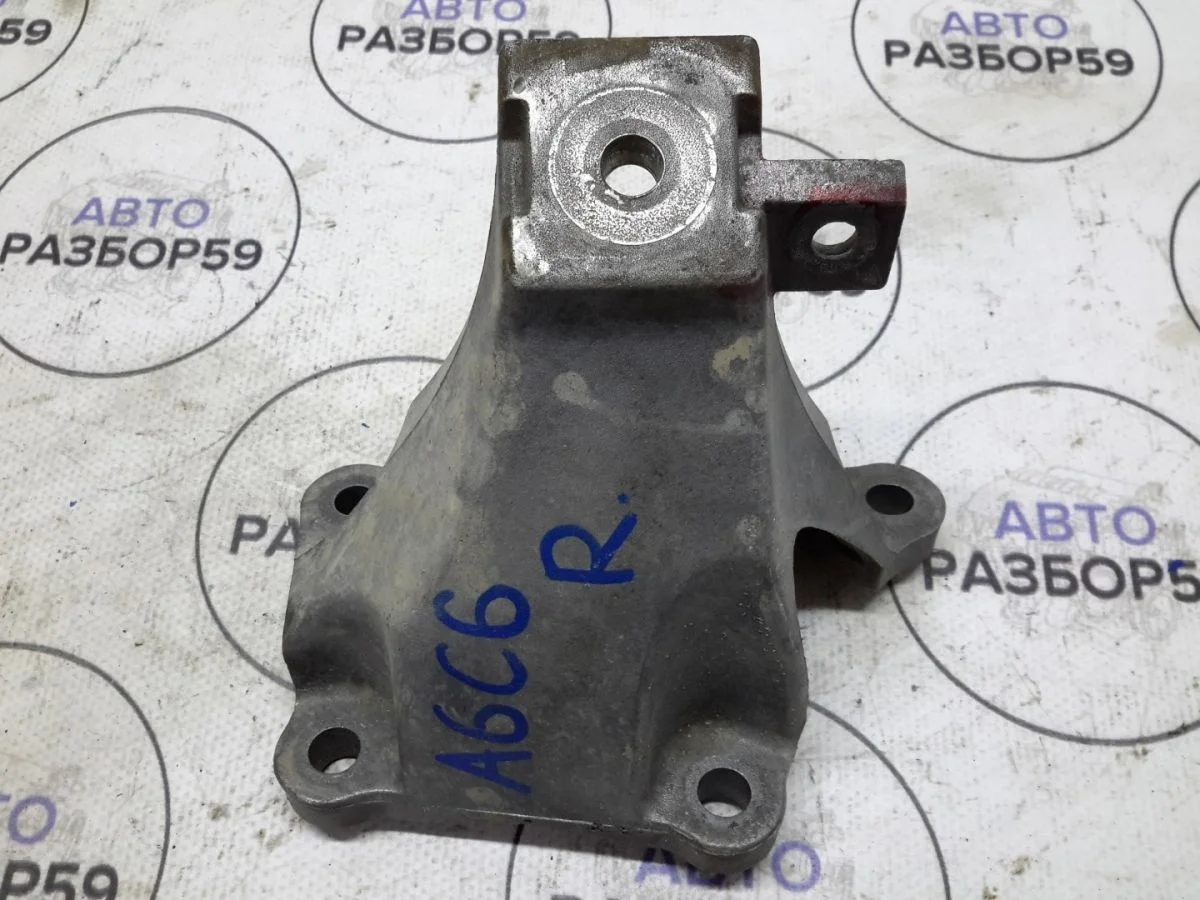 Кронштейн двигателя правый Audi A6 Allroad Quattro C6 (2006—2008)