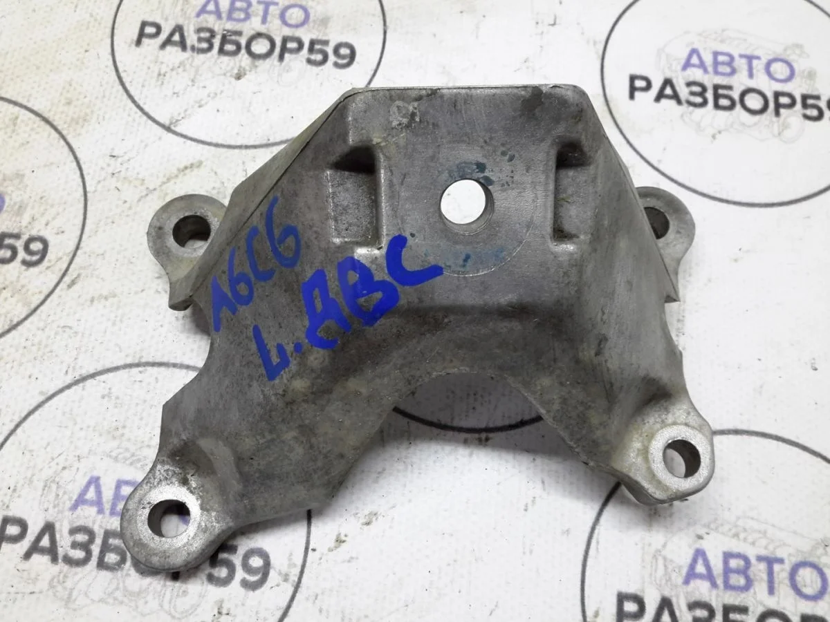 Кронштейн двигателя левый Audi A6 Allroad Quattro C6 (2006—2008)