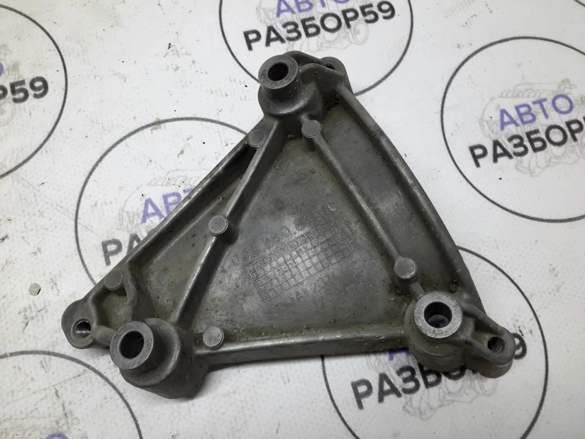 Кронштейн компрессора кондиционера Audi A6 Allroad Quattro C6 (2006—2008)