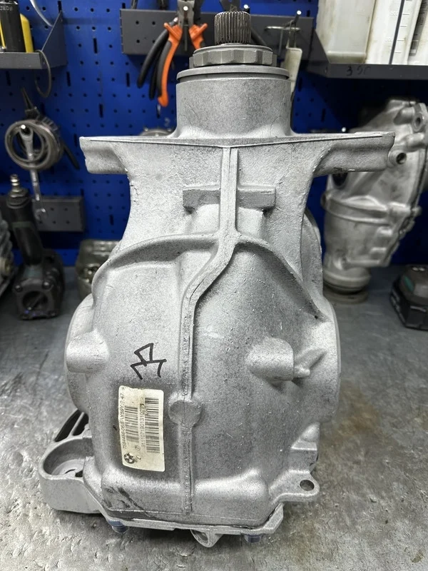 Задний редуктор BMW 5 F10 F11 F07 Восстановленный (ЦЕНА ДЕЙСТВИТЕЛЬНА В ОБМЕН НА ВАШ НЕИСПРАВНЫЙ РЕМОНТОПРИГОДНЫЙ АГРЕГАТ ГАРАНИЯ 12 МЕСЯЦЕВ)