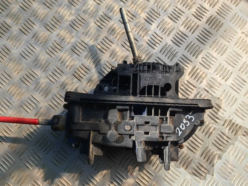 Кулиса КПП Audi A6 C6 с тросоом