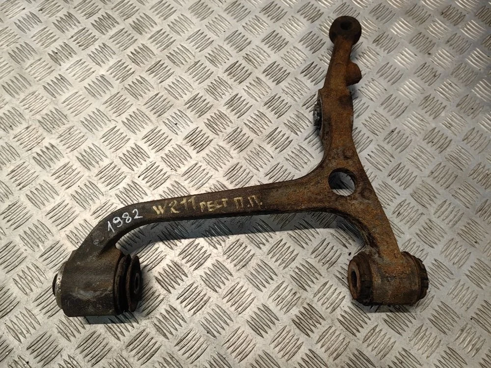 Рычаг передний нижний правый Mercedes W211