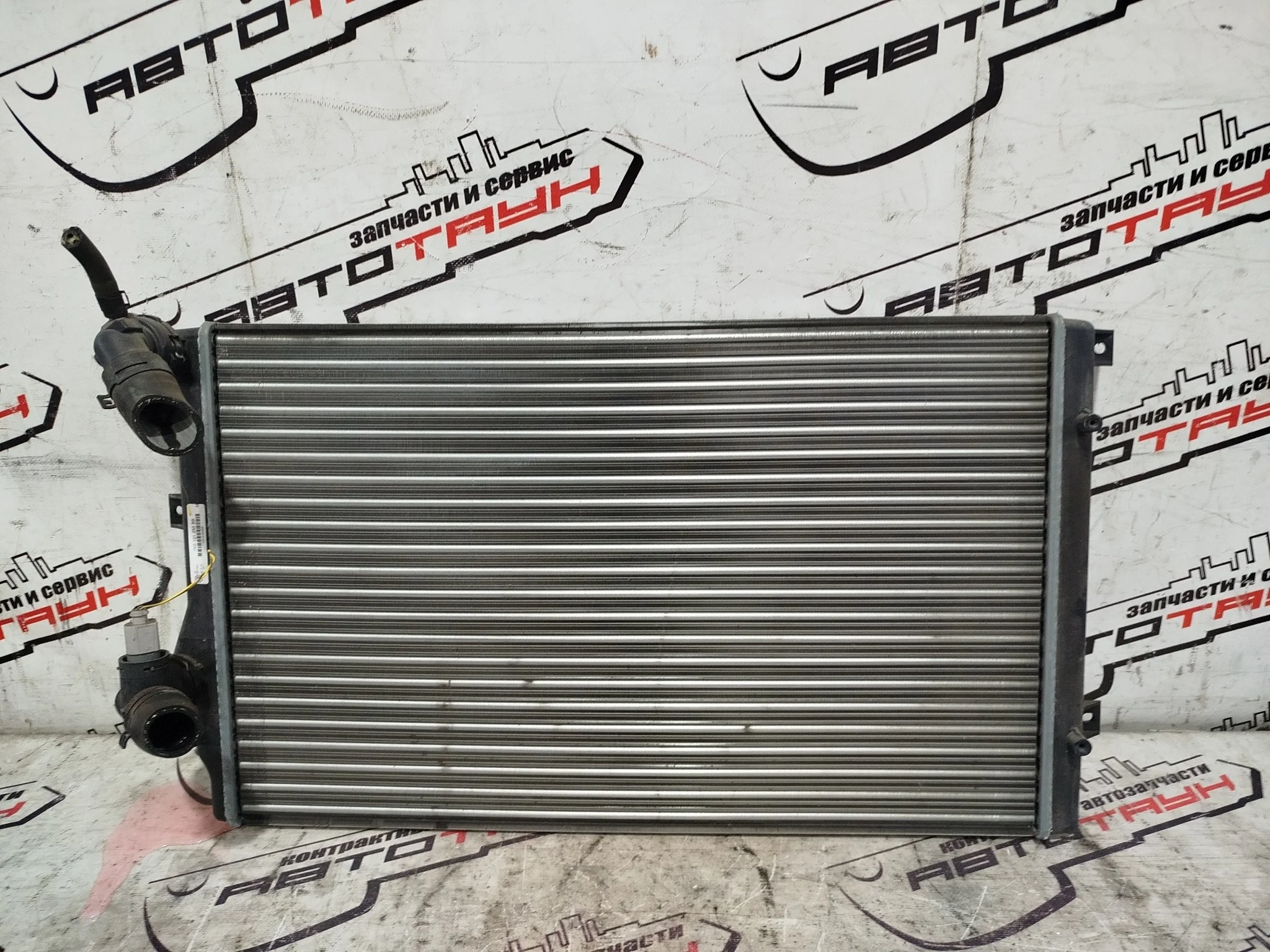 РАДИАТОР ДВИГАТЕЛЯ AUDI VOLKSWAGEN SEAT SKODA ... CTKA CXSB CYVD CZCA ... TOLEDO TOURAN TT YETI ... B6 B7 MK5 MK6 БЕЗ ДИФФУЗОРА 1K0121253BB TA1187Z