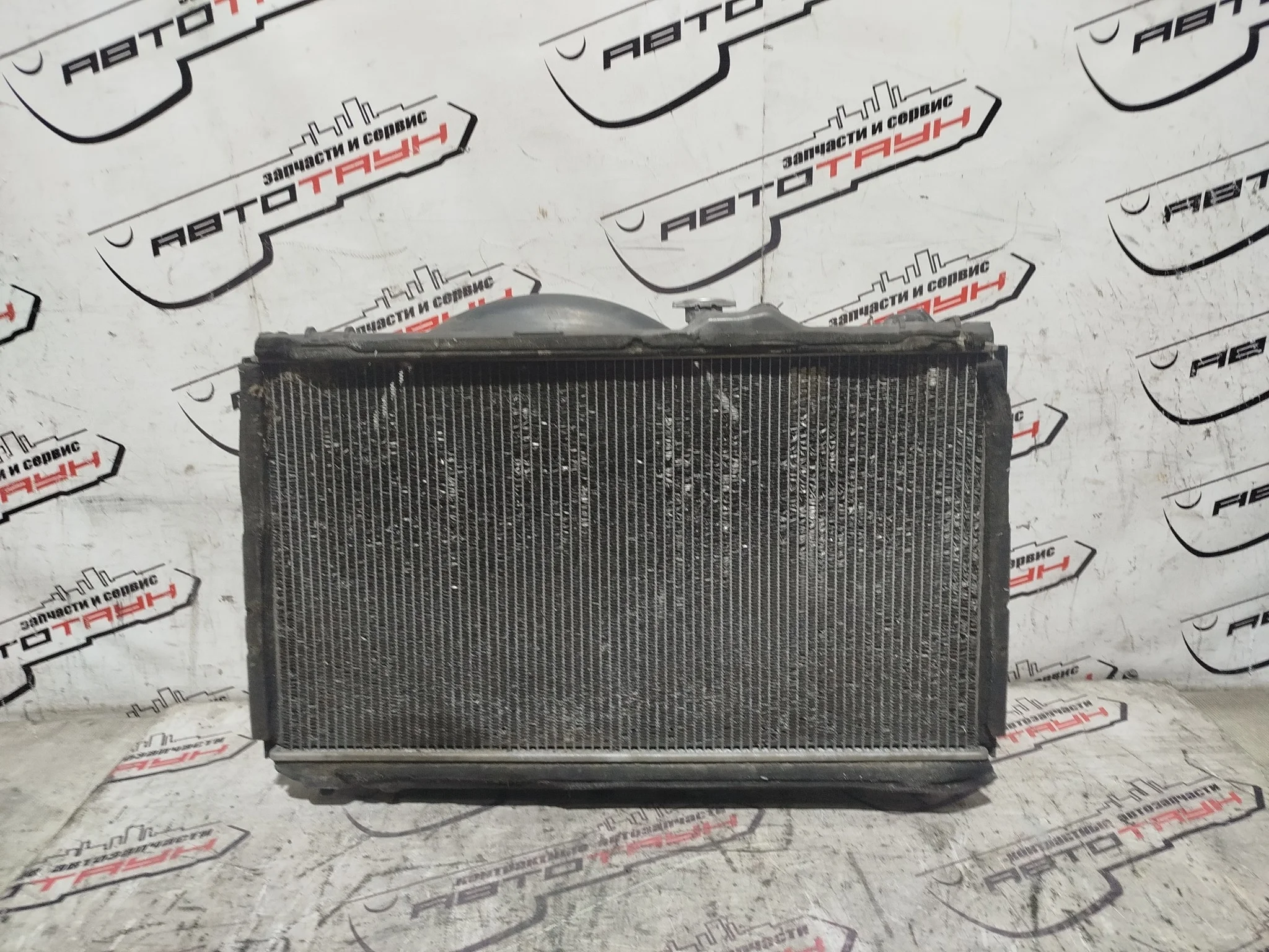 РАДИАТОР ДВИГАТЕЛЯ TOYOTA 1640070690 XE196Z