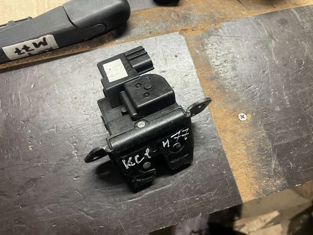 замок багажника kia ceed ed