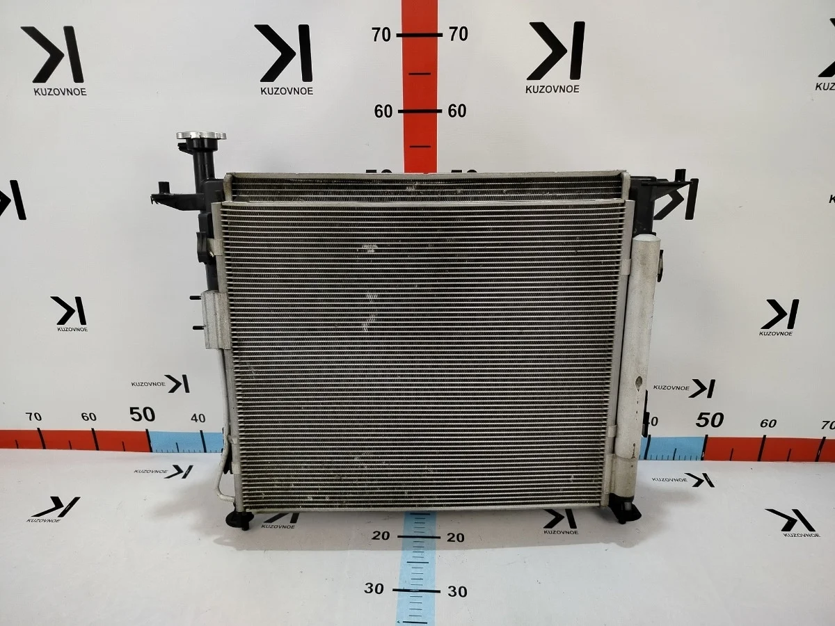 Радиатор двс Kia Sorento 2019 UM