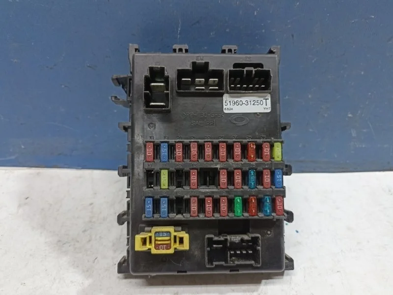 Блок предохранителей салонный Nissan Almera Classic 2006 2435095F0D B10 1.6 QG16DE